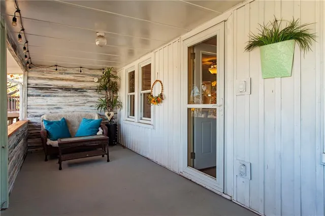 $399,000 | 22 Clipper Drive, Lake Tapawingo, MO 64015