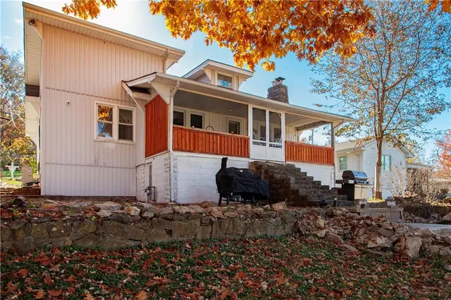 $399,000 | 22 Clipper Drive, Lake Tapawingo, MO 64015