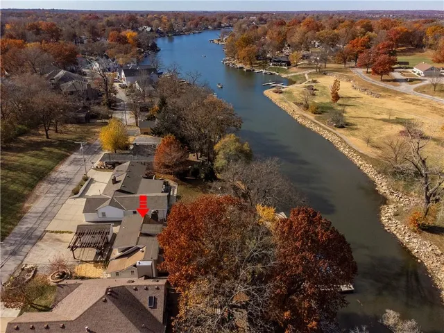 $399,000 | 22 Clipper Drive, Lake Tapawingo, MO 64015
