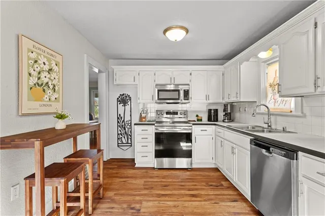 $399,000 | 22 Clipper Drive, Lake Tapawingo, MO 64015