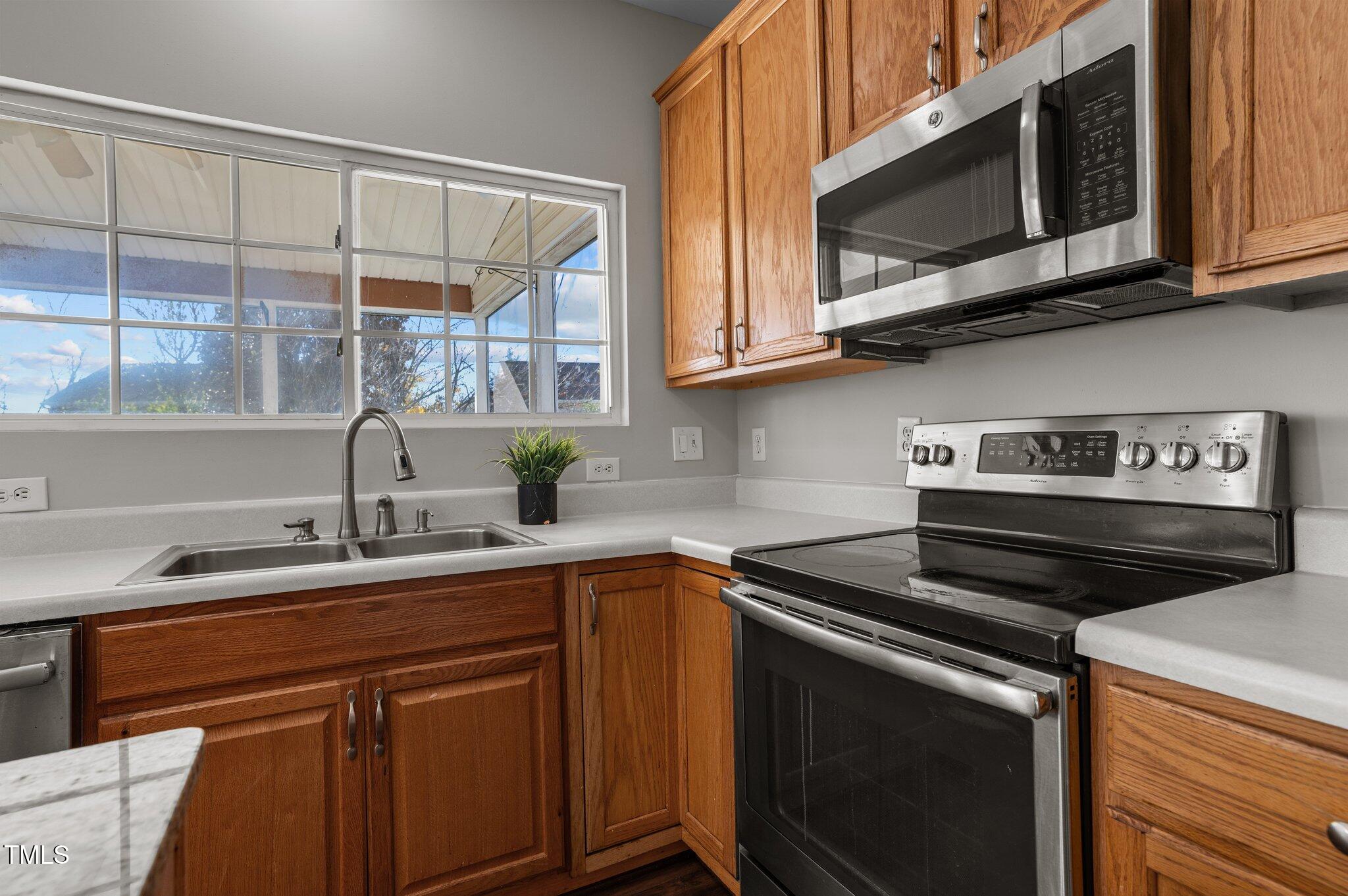 821 Stackhurst Way Wake Forest, NC 27587 - Photo 17 of 37 33-web-or-mls-DSC_5425