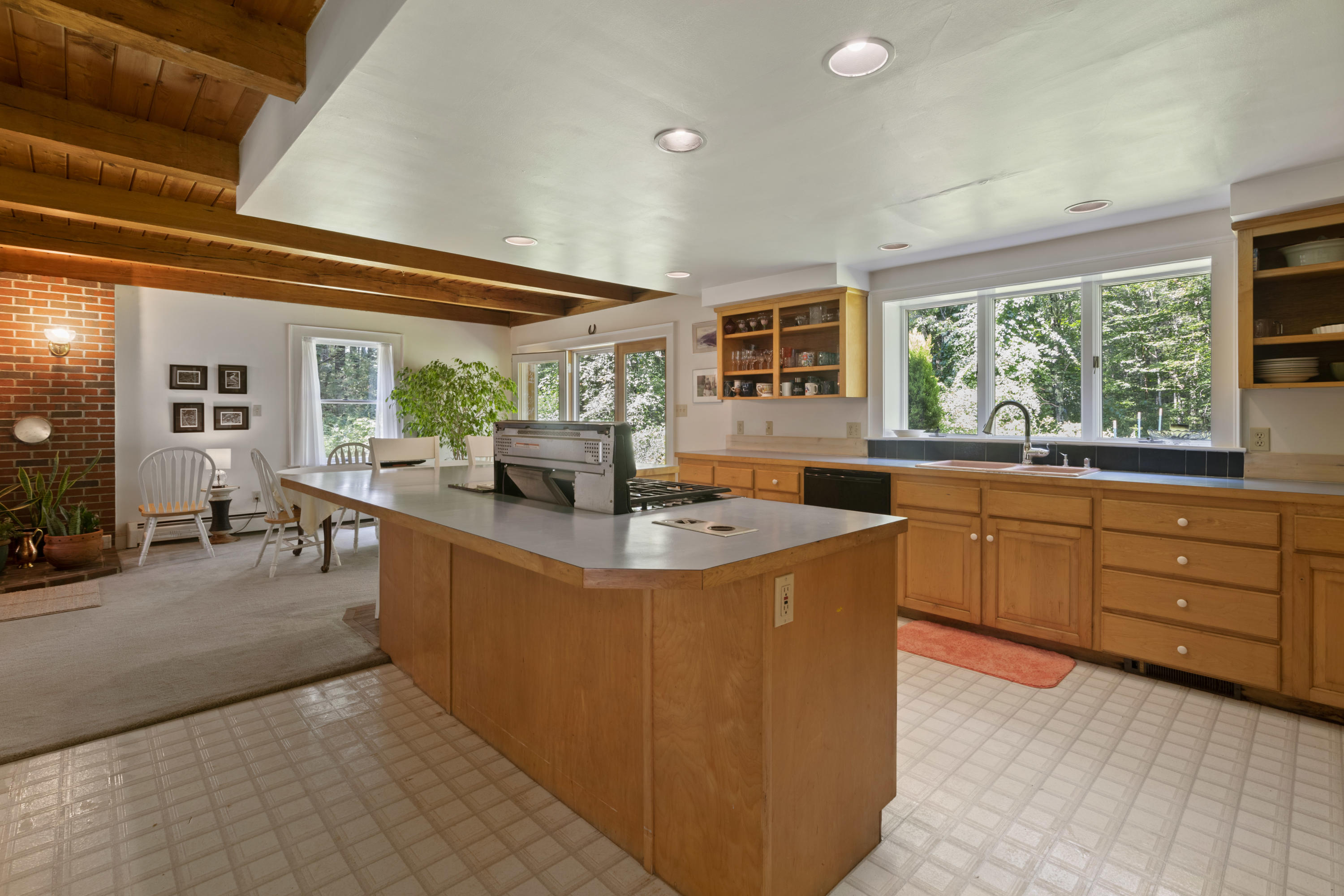 1862 Post Road Wells, ME 04090 - Photo 11 of 39 Kitchen Island