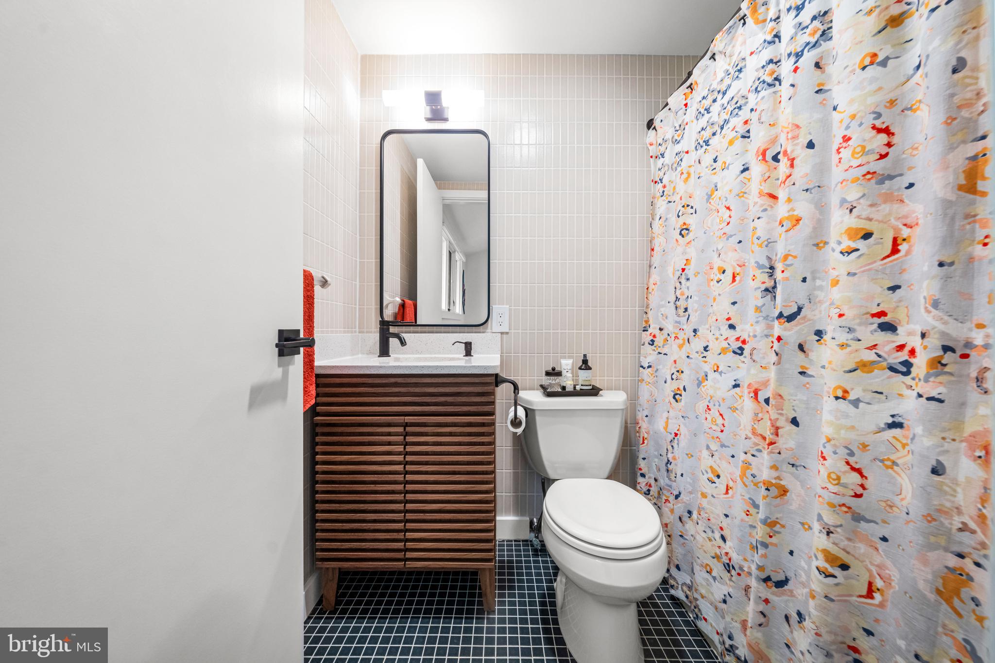 420 Cathcart Road Blue Bell, PA 19422 - Photo 31 of 42 Bedroom 4 Ensuite Bathroom