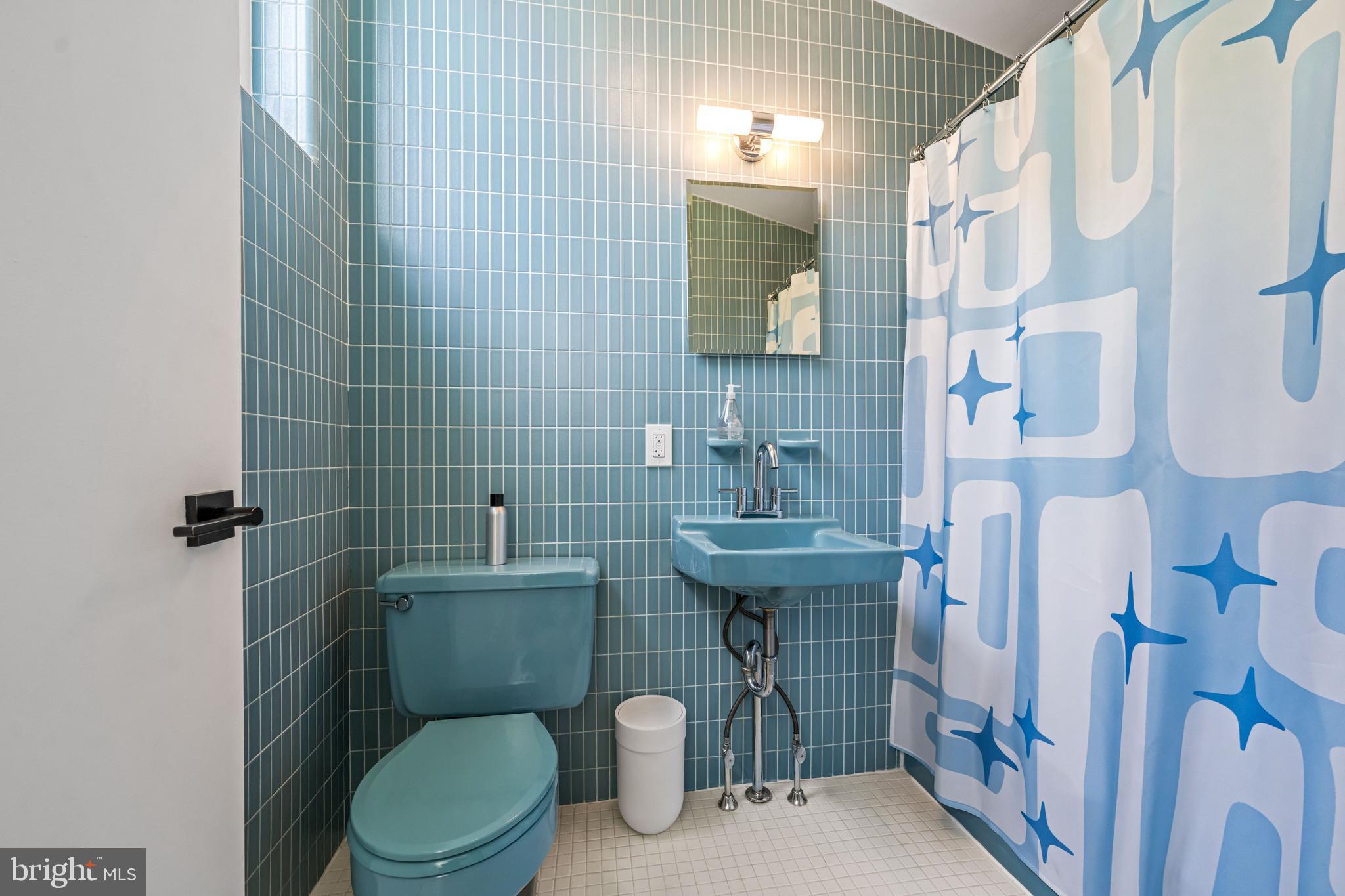 420 Cathcart Road Blue Bell, PA 19422 - Photo 33 of 42 Guest Suite Full Bath