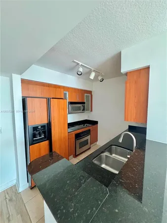 $3,100 | 325 South Biscayne Boulevard, Unit 1116, Miami, FL 33131