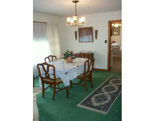 147 Starr Road Cheswick, PA 15024 - Photo 4 of 8 Dining Room.