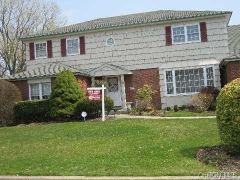 41 Bayberry Road Lawrence, NY 11559 - Photo 1 of 1