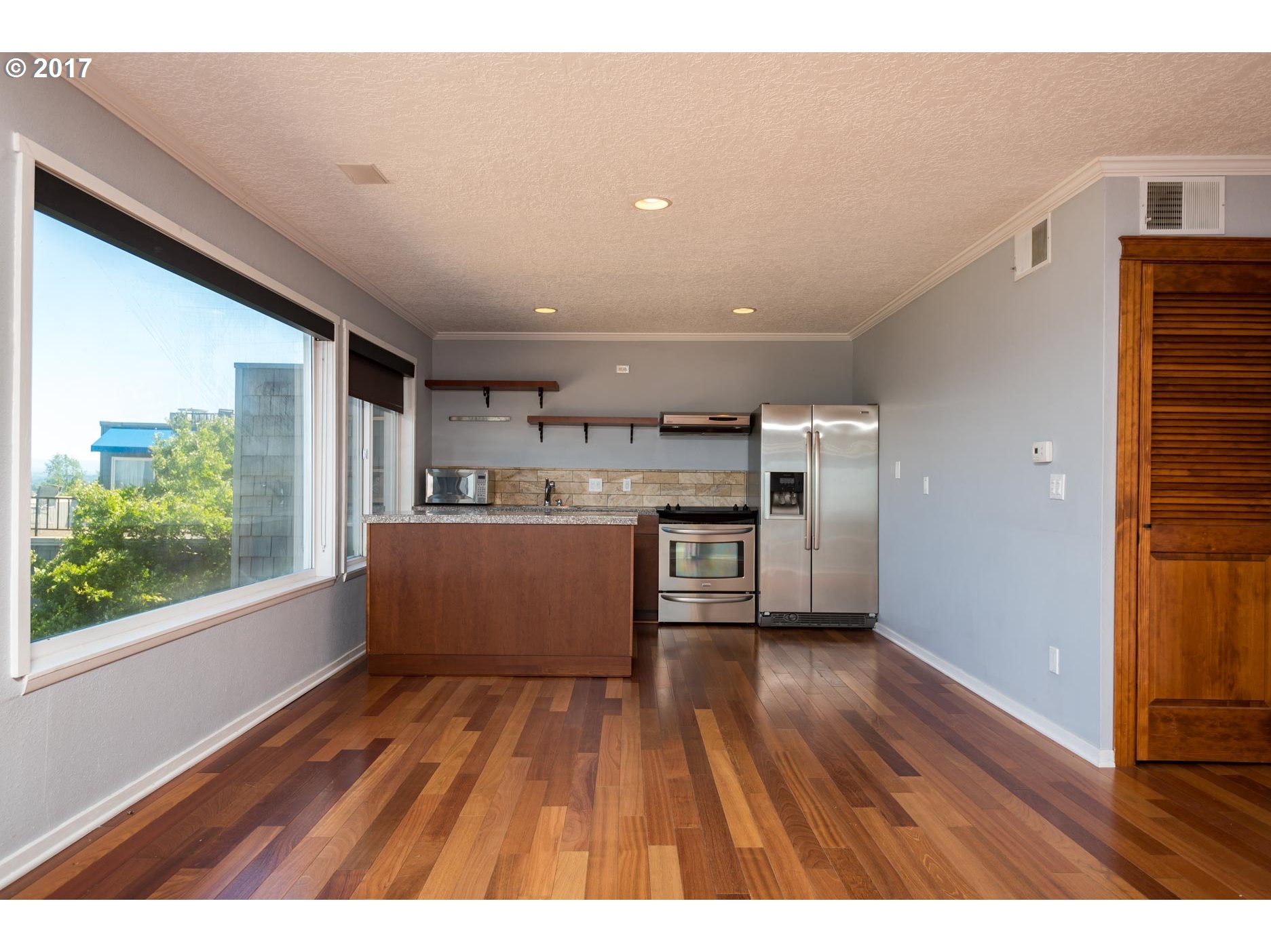 3701 Southwest Condor Avenue, Unit L2 Portland, OR 97239 - Photo 11 of 28 Gallery Image 11