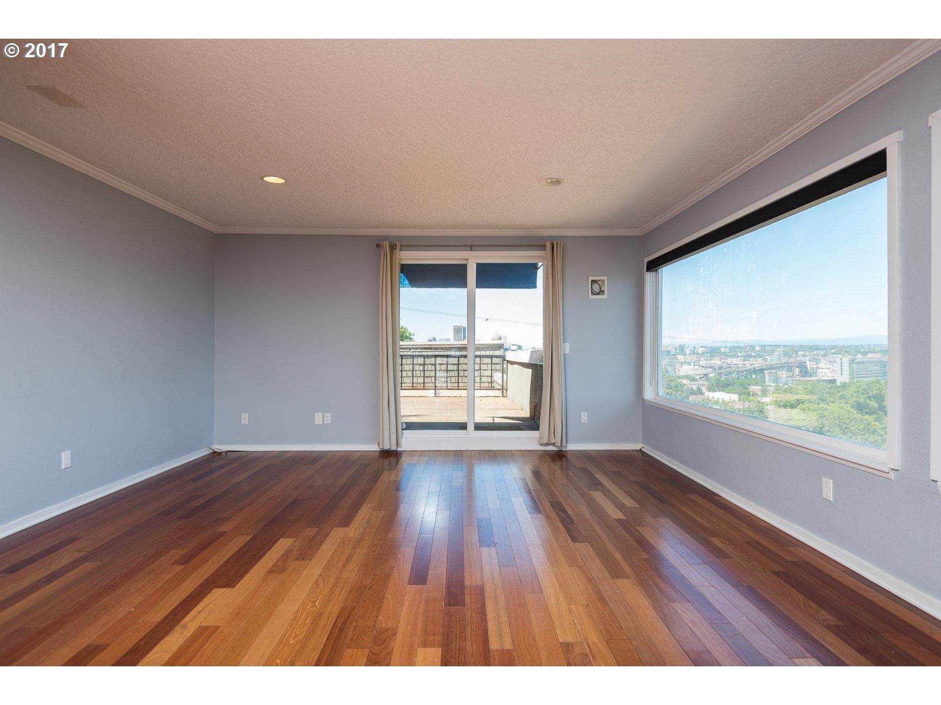 3701 Southwest Condor Avenue, Unit L2 Portland, OR 97239 - Photo 12 of 28 Gallery Image 12