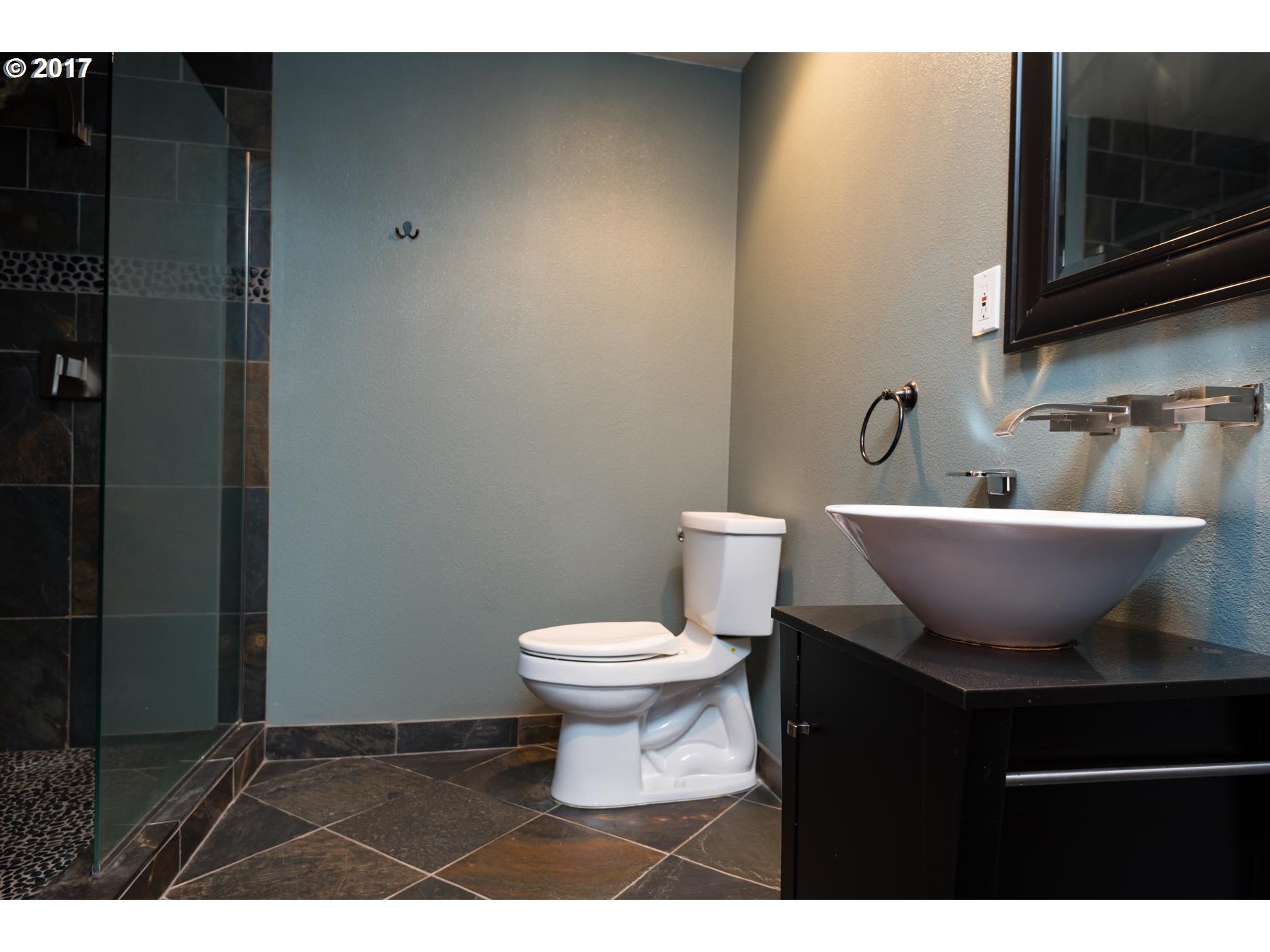 3701 Southwest Condor Avenue, Unit L2 Portland, OR 97239 - Photo 18 of 28 Gallery Image 18