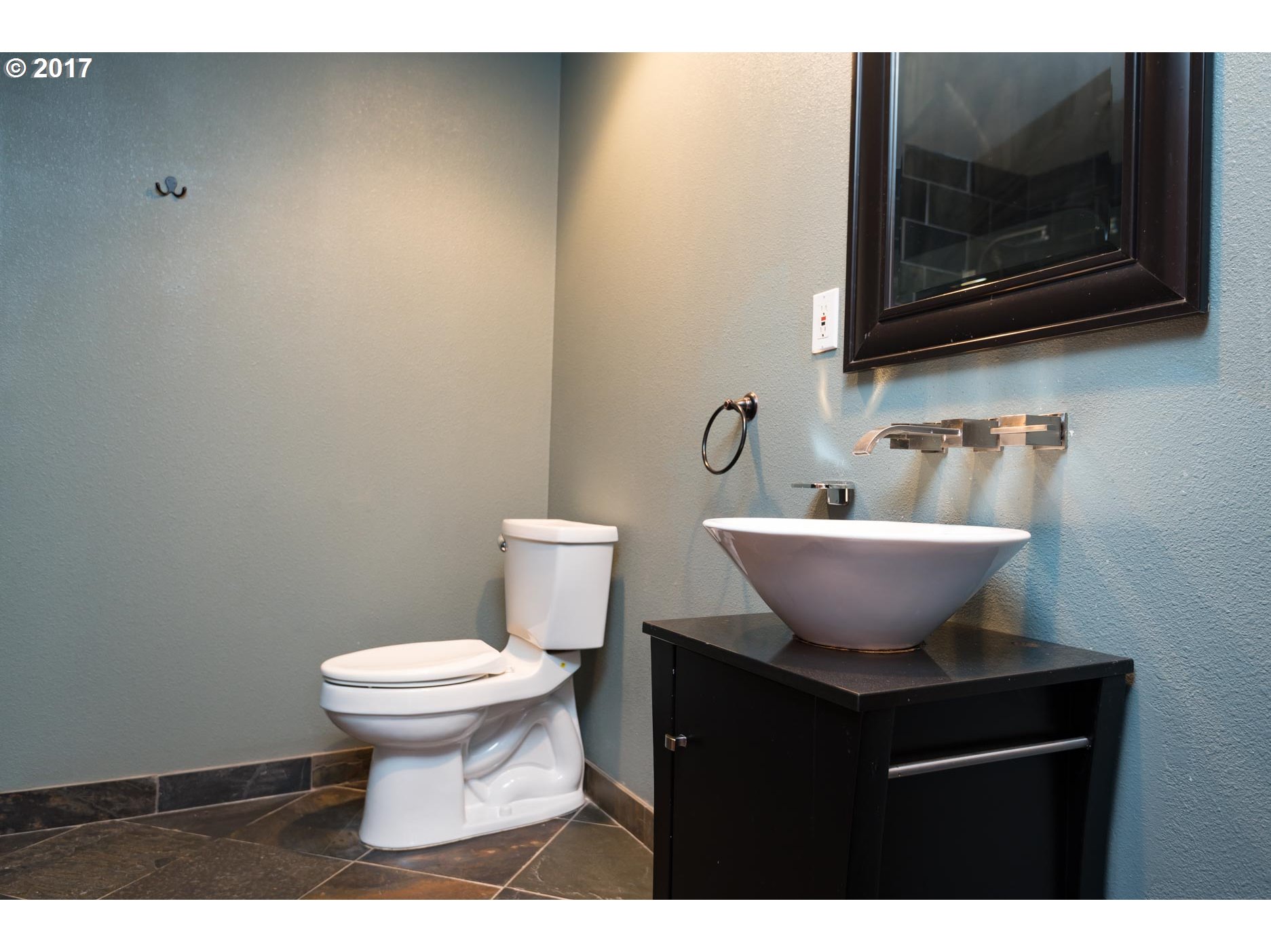3701 Southwest Condor Avenue, Unit L2 Portland, OR 97239 - Photo 20 of 28 Gallery Image 20