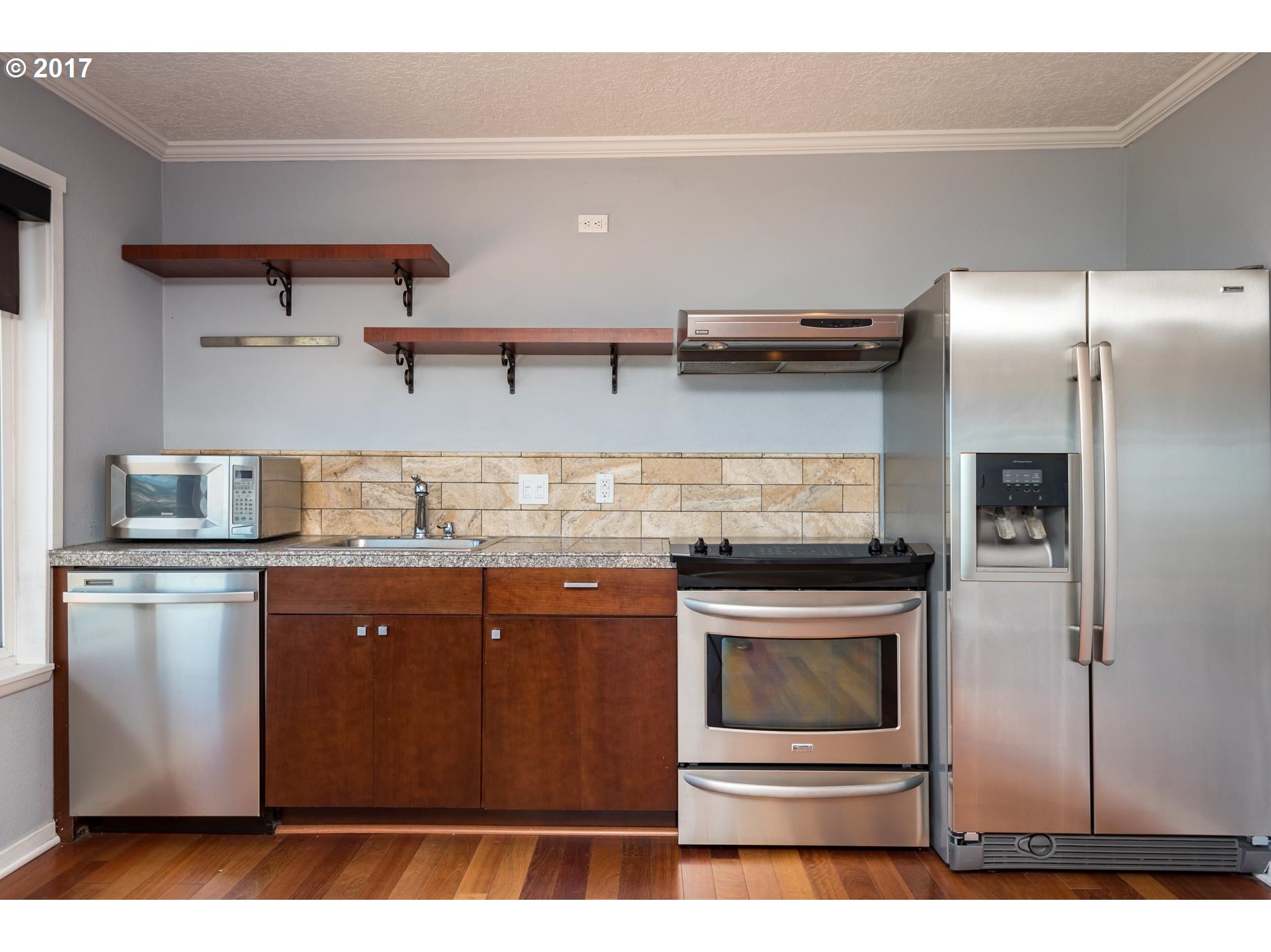 3701 Southwest Condor Avenue, Unit L2 Portland, OR 97239 - Photo 7 of 28 Gallery Image 7