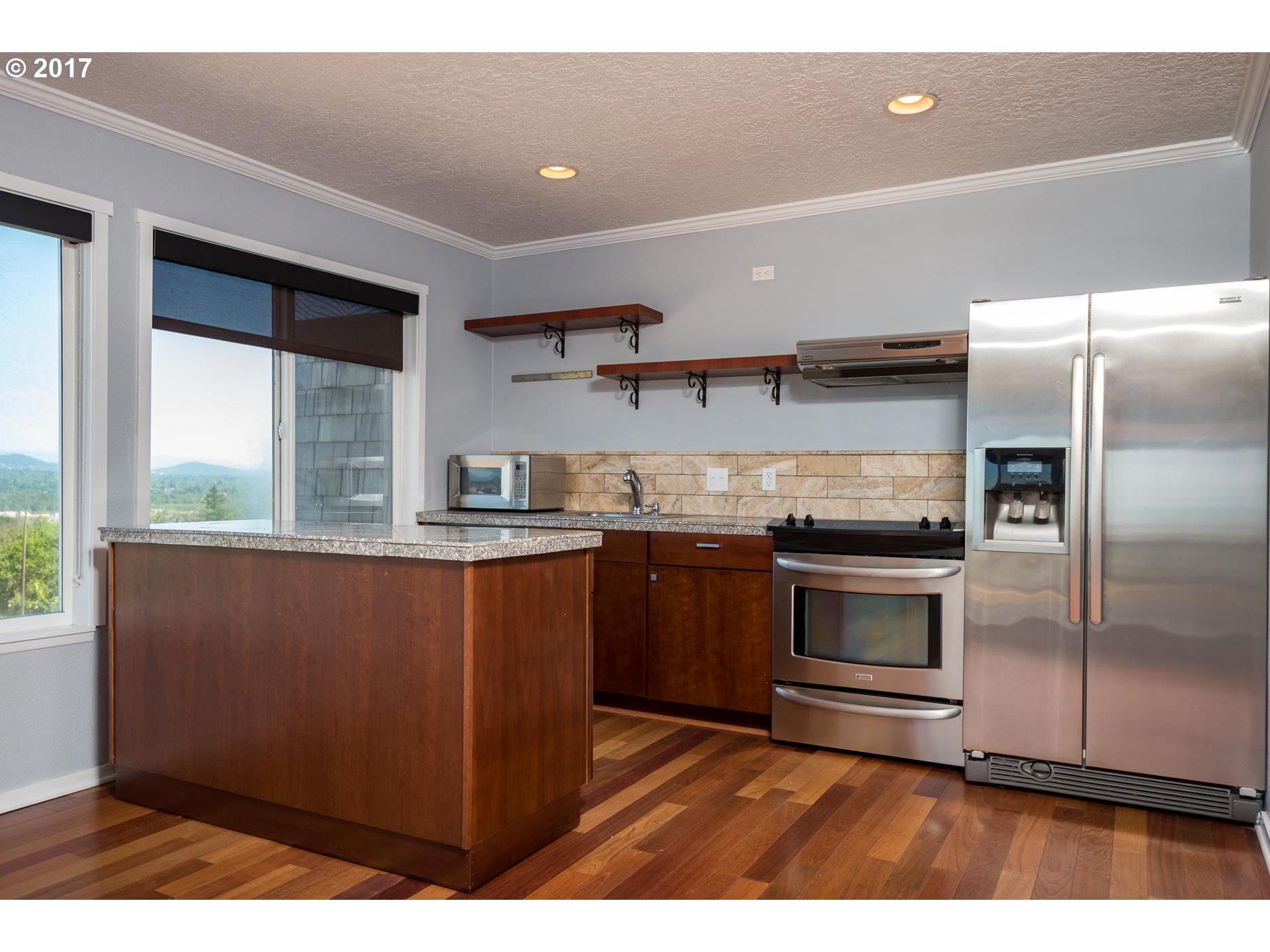 3701 Southwest Condor Avenue, Unit L2 Portland, OR 97239 - Photo 9 of 28 Gallery Image 9