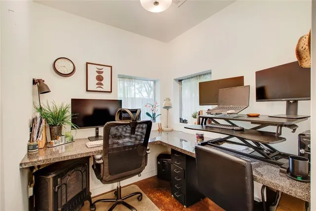 a view of a workspace with a workspace