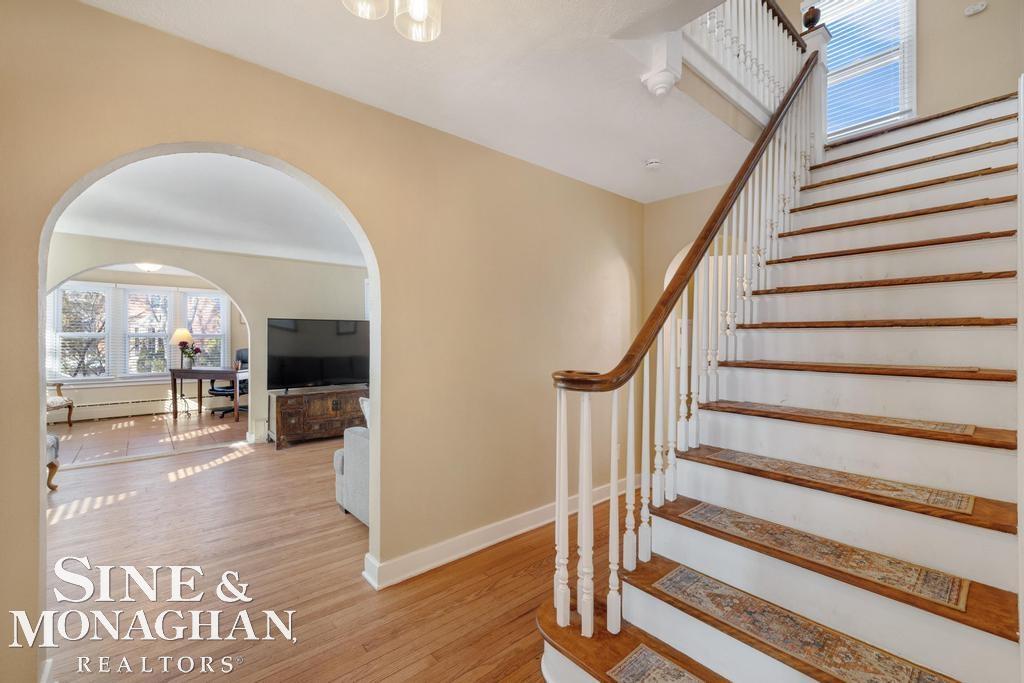 1264 Bishop Road Grosse Pointe, MI 48230 - Photo 2 of 59 50198814-d73e90ad-7853-4957-8b0f-0685c38fda1a.JPG