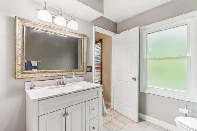 $529,900 | 3 Birchwood Court, Wind Point, WI 53402