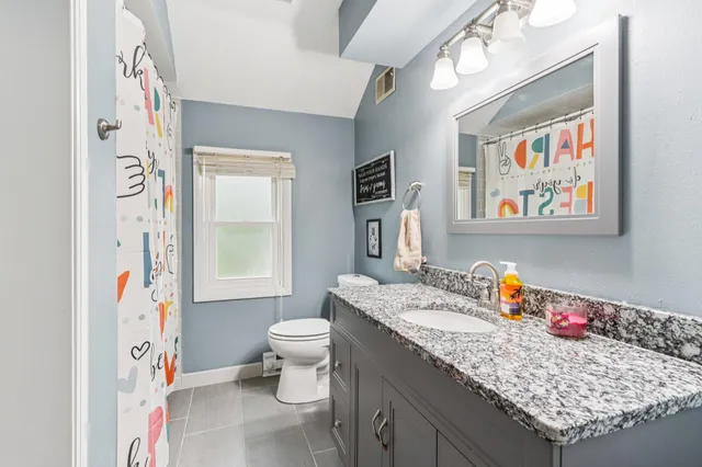 $529,900 | 3 Birchwood Court, Wind Point, WI 53402