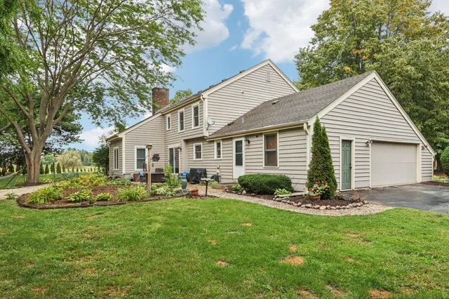 $529,900 | 3 Birchwood Court, Wind Point, WI 53402