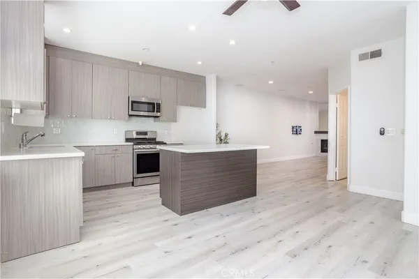 $585,000 | 18347 Saticoy Street, Unit 28, Reseda, CA 91335