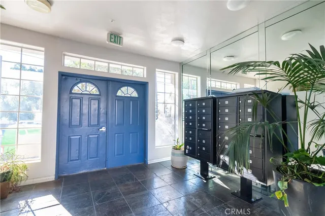 $599,999 | 18347 Saticoy Street, Unit 28, Reseda, CA 91335