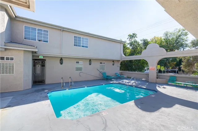 $599,999 | 18347 Saticoy Street, Unit 28, Reseda, CA 91335