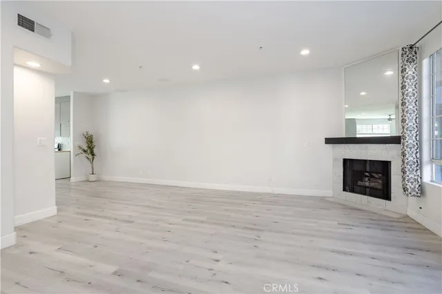 $599,999 | 18347 Saticoy Street, Unit 28, Reseda, CA 91335