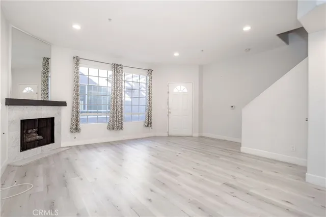 $599,999 | 18347 Saticoy Street, Unit 28, Reseda, CA 91335