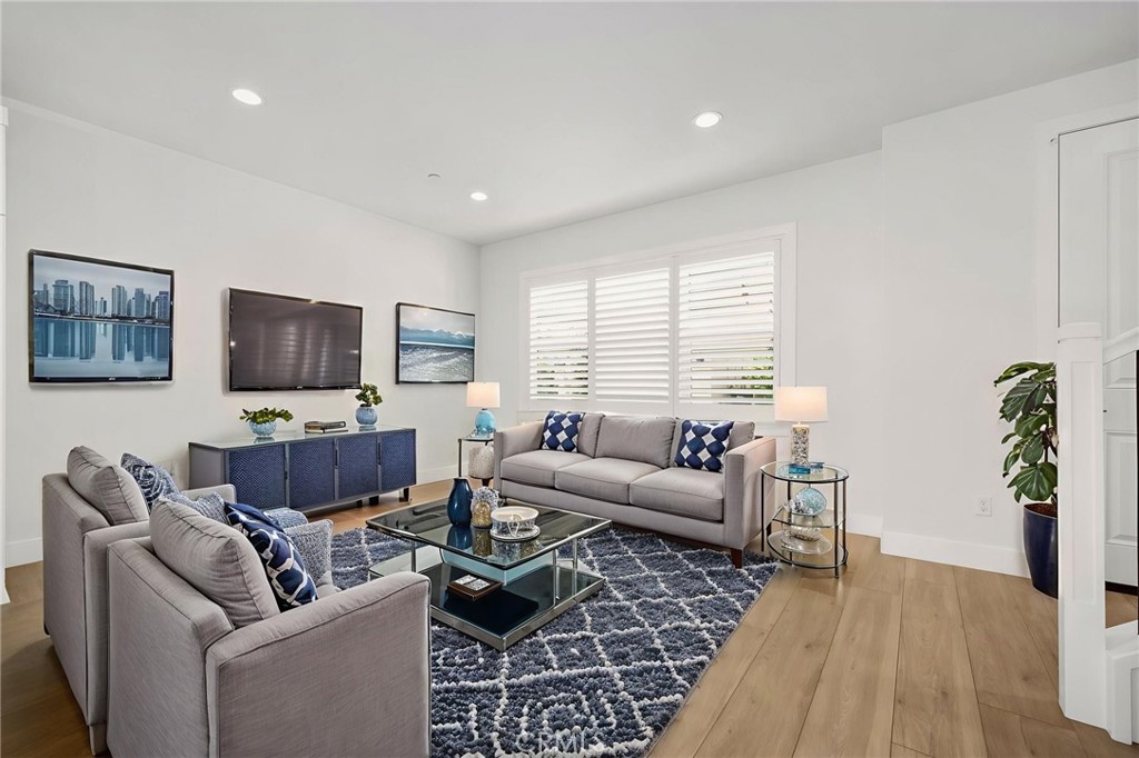 6508 Alondra Boulevard Paramount, CA 90723 - Photo 5 of 35 Virtually Staged