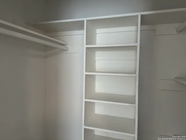 $2,395 | 18135 Summer Knoll, San Antonio, TX 78258