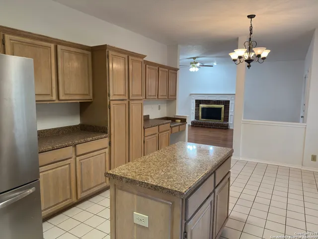 $2,395 | 18135 Summer Knoll, San Antonio, TX 78258