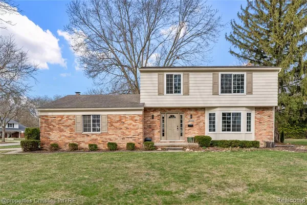 $3,500 | 3715 Ledge Drive, Troy, MI 48084