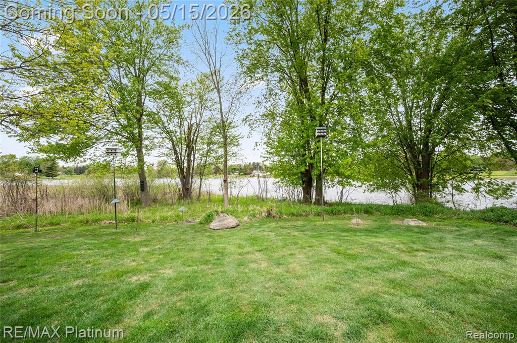 1270 Crystal Pointe Circle Fenton, MI 48430 - Photo 16 of 42