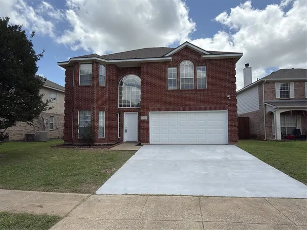 $344,500 | 5607 Creekhollow Drive, Arlington, TX 76018