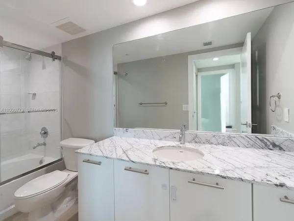 $4,950 | Plaza on Brickell, Miami, FL 33131