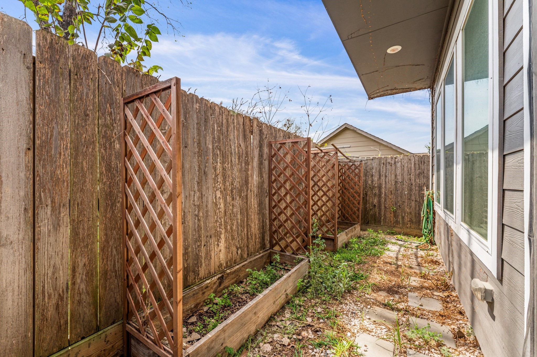 802 Berry Sage Lane Houston, TX 77022 - Photo 19 of 26 Backyard