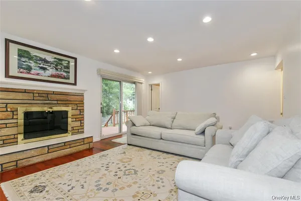 $1,758,000 | 43 Elm Street, Great Neck, NY 11021