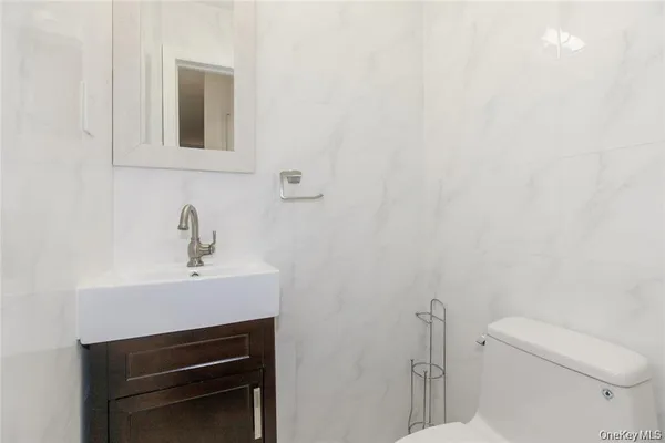 $1,758,000 | 43 Elm Street, Great Neck, NY 11021