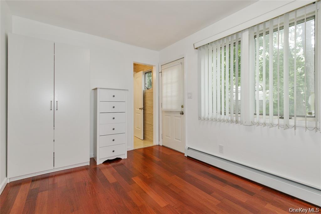 43 Elm Street Great Neck, NY 11021 - Photo 20 of 34