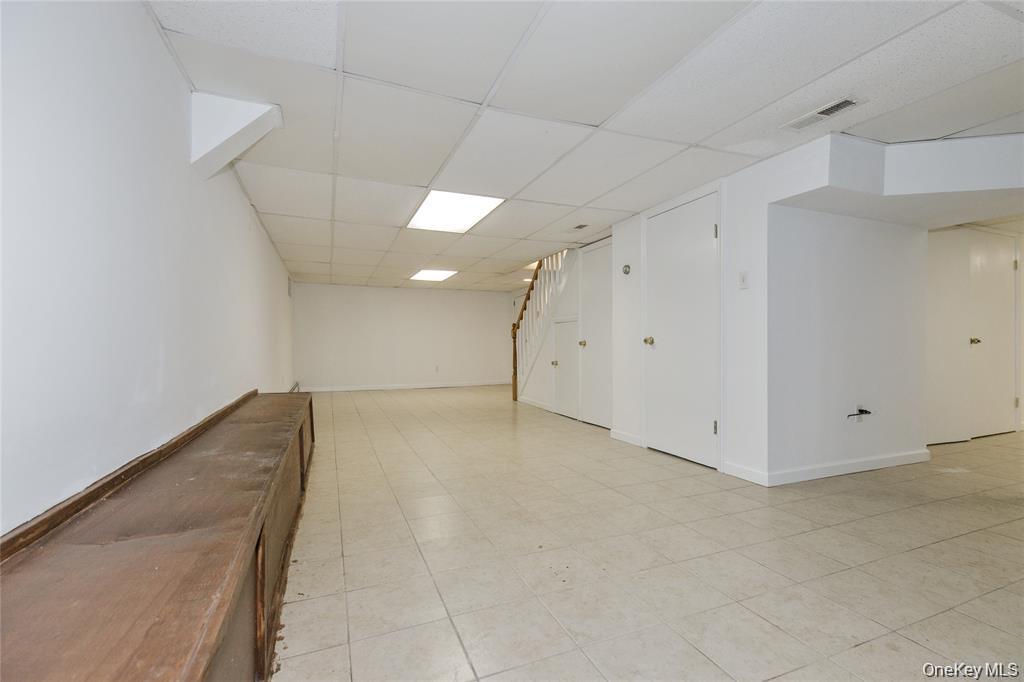 43 Elm Street Great Neck, NY 11021 - Photo 27 of 34