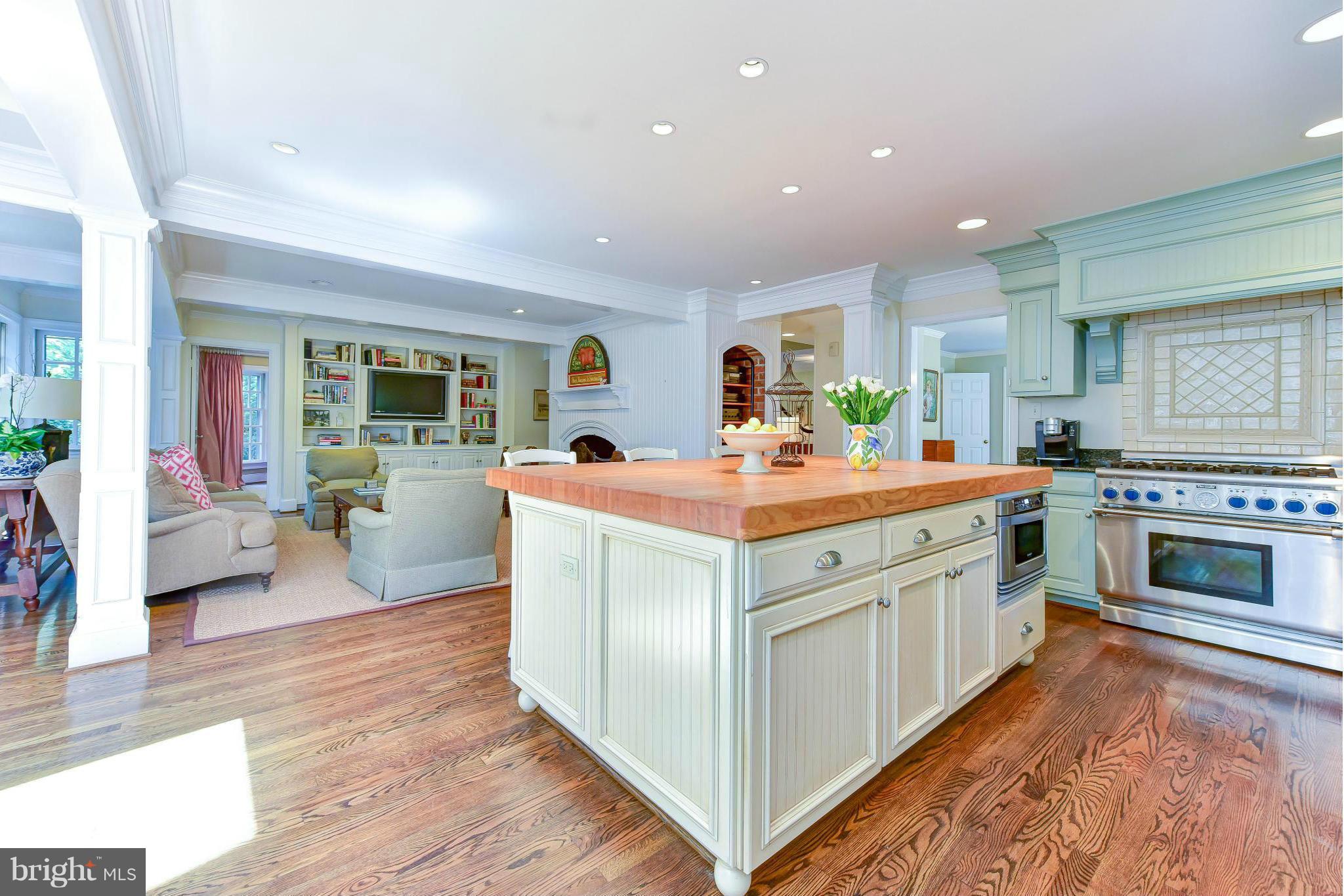 7259 Spring Side Way McLean, VA 22101 - Photo 12 of 30 Kitchen