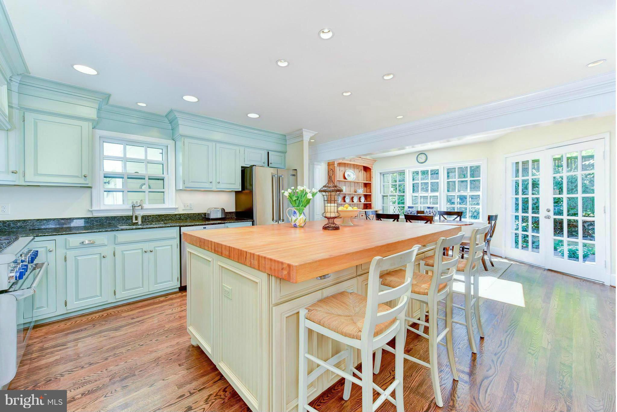 7259 Spring Side Way McLean, VA 22101 - Photo 13 of 30 Kitchen