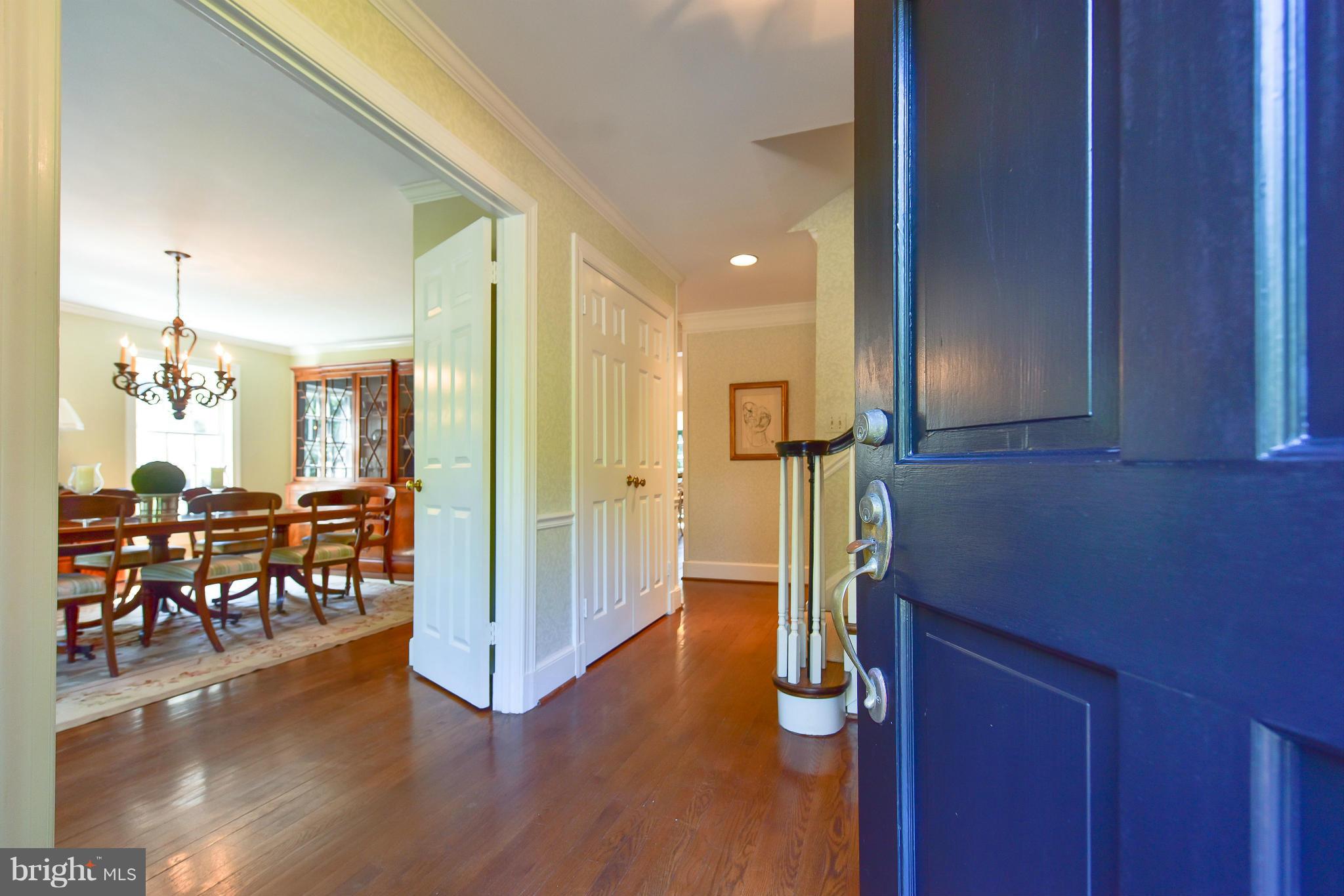 7259 Spring Side Way McLean, VA 22101 - Photo 3 of 30 Interior (General)