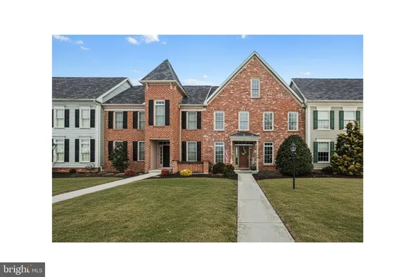 $450,000 | 3 Jamestown Square, Mechanicsburg, PA 17050