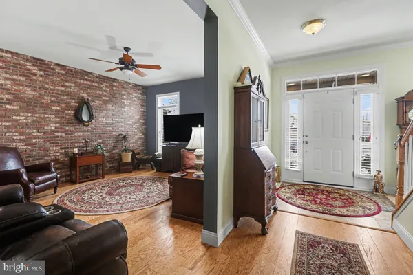 $450,000 | 3 Jamestown Square, Mechanicsburg, PA 17050