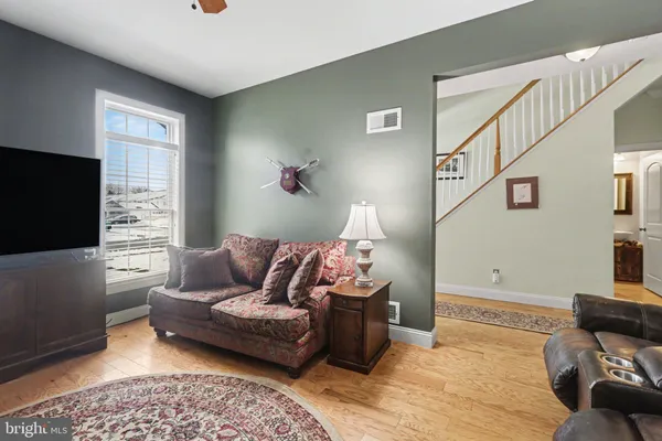 $450,000 | 3 Jamestown Square, Mechanicsburg, PA 17050