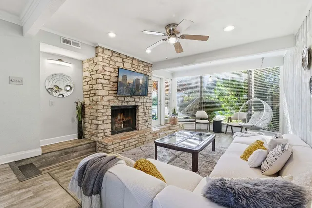 $3,400 | 112 World Of Tennis Square, Lakeway, TX 78738