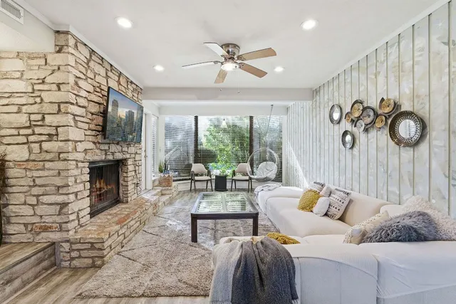 $3,400 | 112 World Of Tennis Square, Lakeway, TX 78738