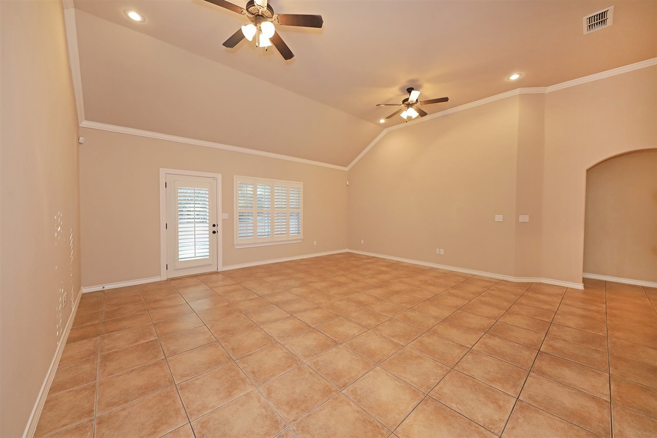 115 Michoacan Loop Laredo, TX 78045 - Photo 12 of 20 Gallery Image 12