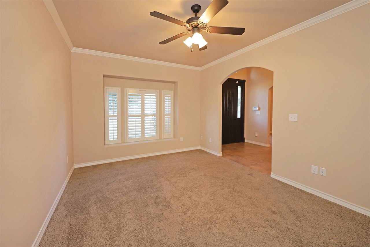 115 Michoacan Loop Laredo, TX 78045 - Photo 4 of 20 Gallery Image 4