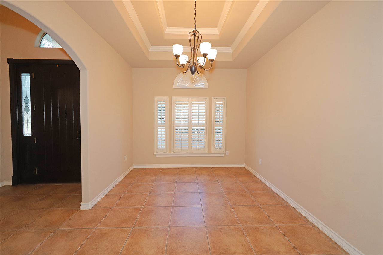 115 Michoacan Loop Laredo, TX 78045 - Photo 5 of 20 Gallery Image 5
